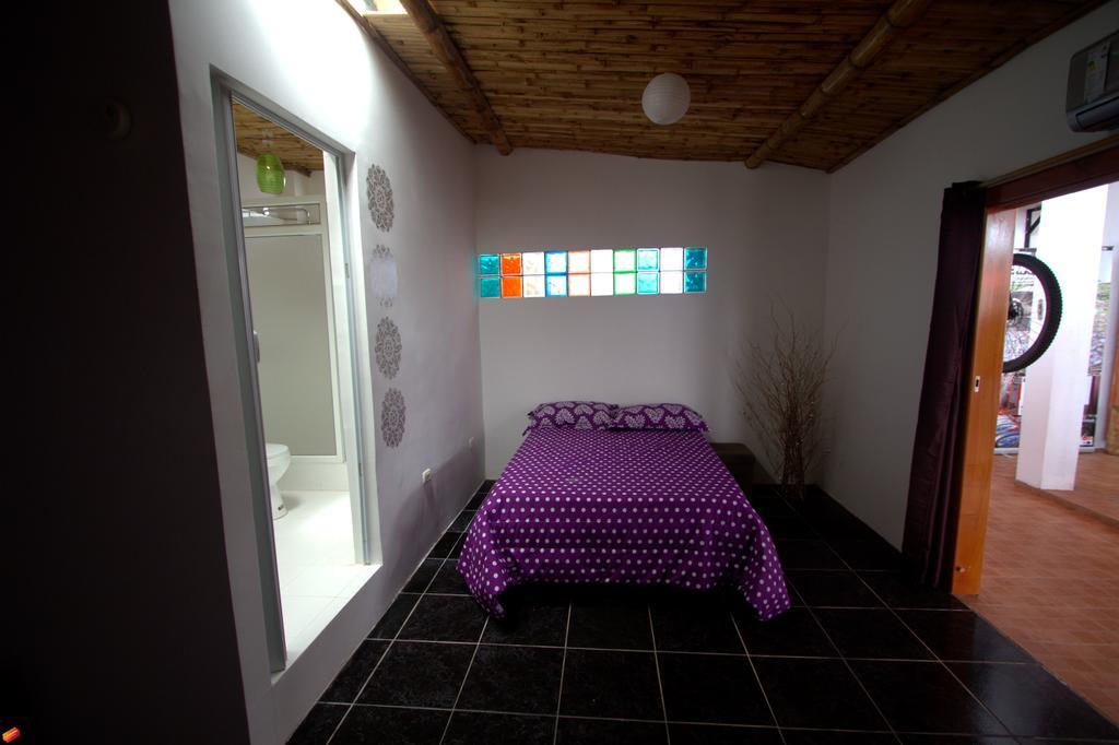 Zurisadai Hotel Puerto Ayora  Ngoại thất bức ảnh